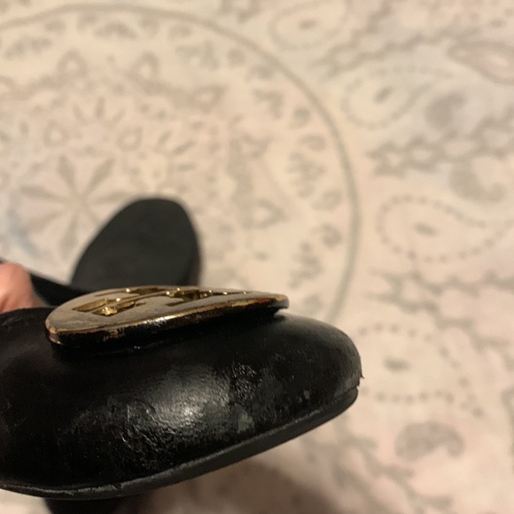 Tory Burch Black Gold Logo Leather Flats Sz 8 - Picture 8 of 9